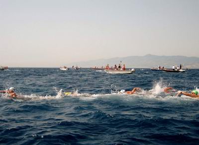 Mischia in mare